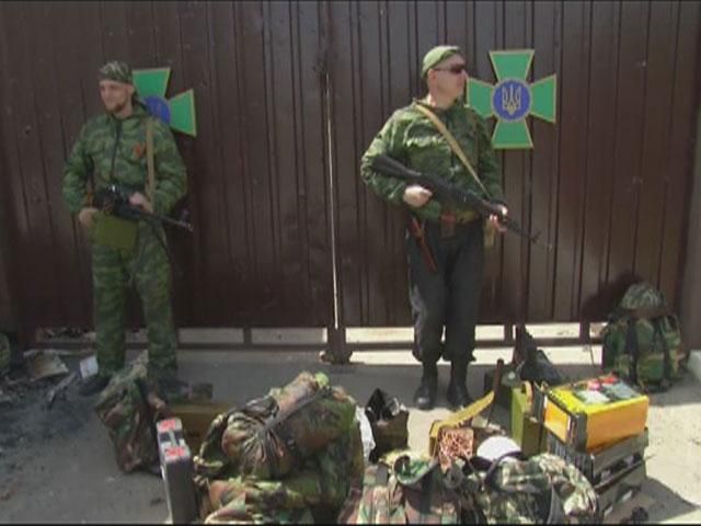 Терористи наступають: захоплені прикордонна та військова частини Терористи наступають: захоплені прикордонна та військова частини