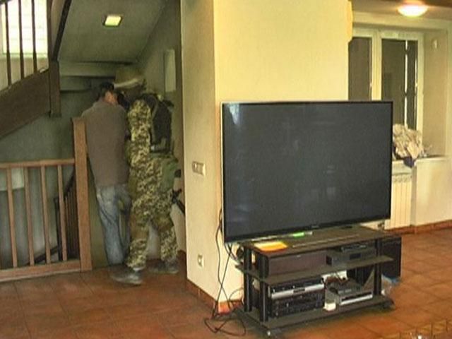 В поместье беглеца Царева поселили беженцев В поместье беглеца Царева поселили беженцев