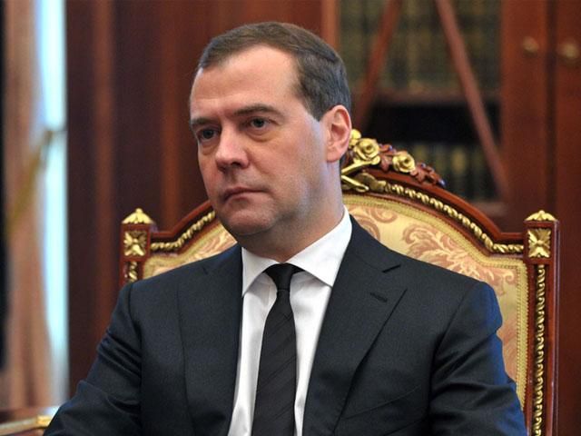 Медведев заявил о 4 тысячах беженцев из Украины Медведев заявил о 4 тысячах беженцев из Украины