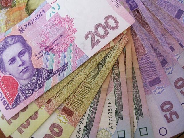 НБУ снизил предельную сумму наличных расчетов физлиц до 100 тыс грн