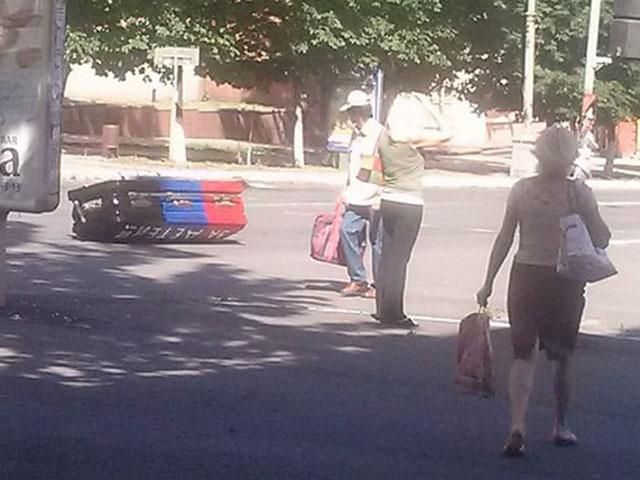 Маріуполем возили "труну ДНР" (Фото, Відео) Маріуполем возили "труну ДНР" (Фото, Відео)