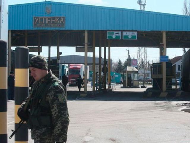 Из России к границе направляется 8 БТРов с кавказцами, - батальон "Азов"