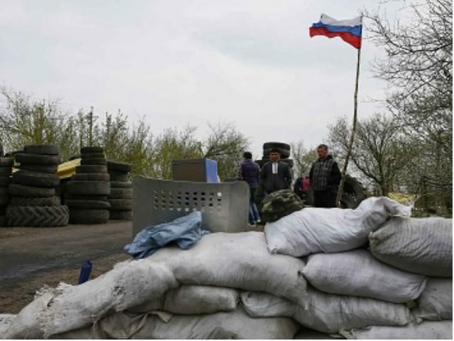 Між Харцизьком та Іловайськом терористи встановили блок-пост, — ЗМІ Між Харцизьком та Іловайськом терористи встановили блок-пост, — ЗМІ