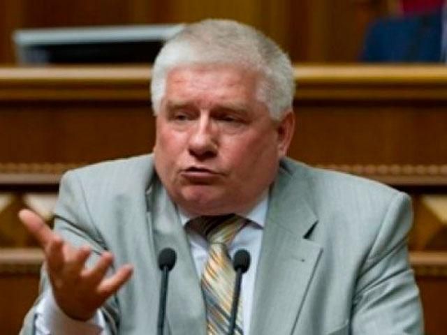 Знайдіть свого Януковича і нехай він поверне 15 мільярдів, — Яценюк Чечетову (Відео) Знайдіть свого Януковича і нехай він поверне 15 мільярдів, — Яценюк Чечетову (Відео)