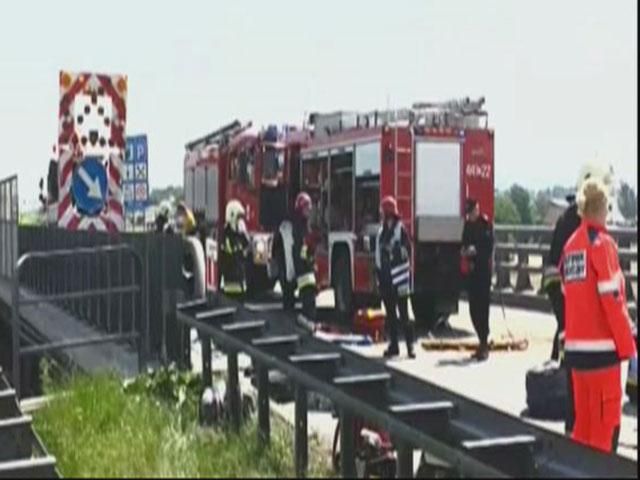 Дві українки, що постраждали у ДТП в Польщі, залишаються у важкому стані Дві українки, що постраждали у ДТП в Польщі, залишаються у важкому стані