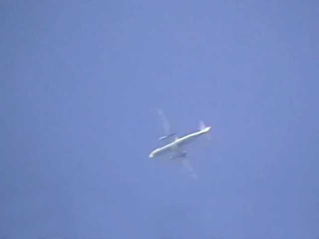 Террористы утверждают, что подбили украинский самолет-разведчик в Славянске (Видео) Террористы утверждают, что подбили украинский самолет-разведчик в Славянске (Видео)