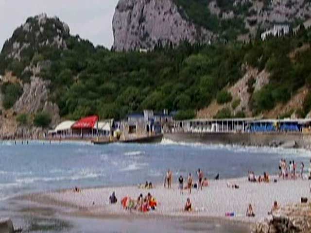 Туристи не поспішають їхати до анексованого Криму