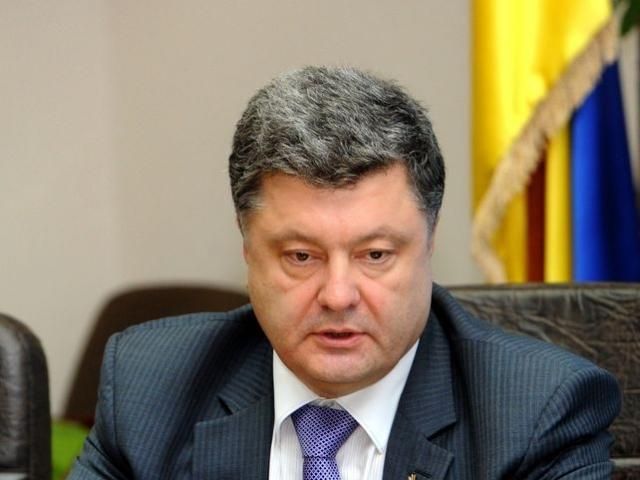 Порошенко очікує, що Рада Федерацій скасує рішення про введення військ в Україну