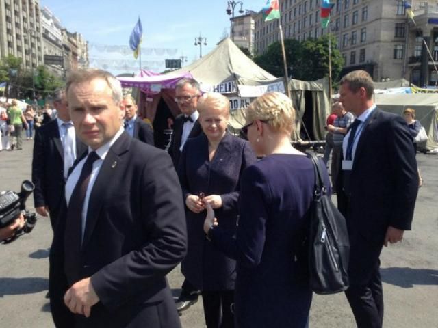 Порошенко избран всем народом и должен работать только для людей, — Грибаускайте Порошенко избран всем народом и должен работать только для людей, — Грибаускайте