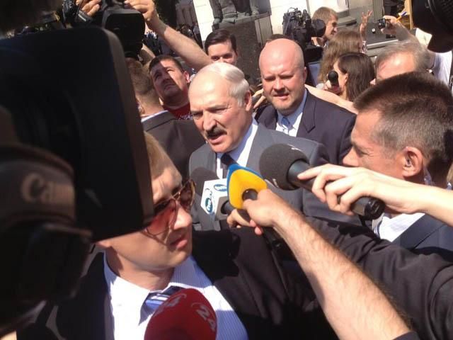 Головне, щоб мої рідні українці видерлися з цієї ситуації, — Лукашенко після інавгурації Головне, щоб мої рідні українці видерлися з цієї ситуації, — Лукашенко після інавгурації