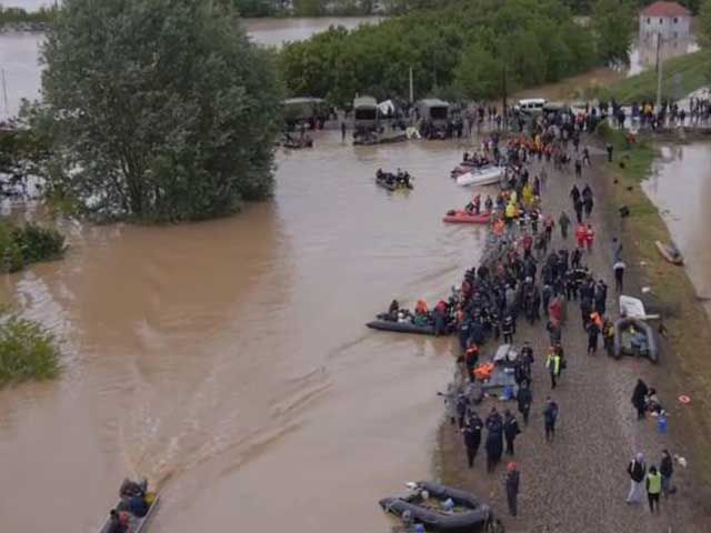 Россия помогает всем, кроме своего народа Россия помогает всем, кроме своего народа