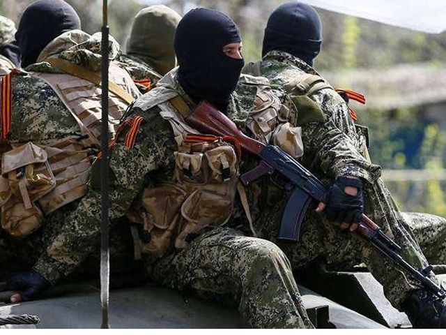 Донецкие террористы пытаются вывезти в РФ спецтехнику и транспорт, — Тымчук