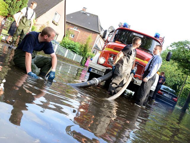 Негода у Німеччині: загинули щонайменше 5 людей Негода у Німеччині: загинули щонайменше 5 людей