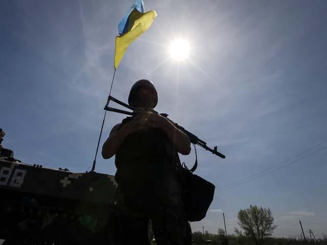 Колонна украинской военной техники попала в засаду