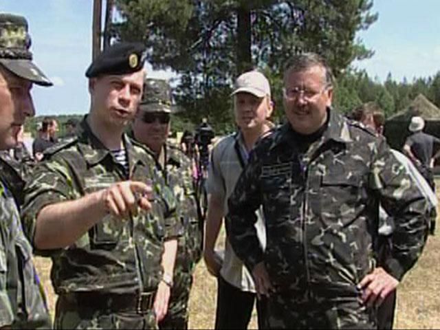 Порошенко предложил Гриценко на должность министра обороны, - СМИ Порошенко предложил Гриценко на должность министра обороны, - СМИ