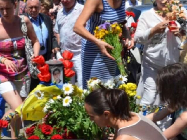 В Одесі пом’янули загиблих 2 травня, у Вінниці відбувся протест  – у кращих фотографіях дня