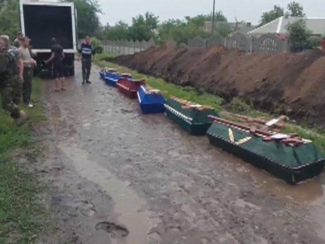 Похороны убитых боевиков в Славянске (Видео)