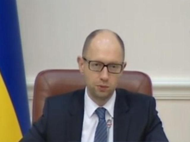 Яценюк доручив Кабміну створити електронну базу даних для біженців Яценюк доручив Кабміну створити електронну базу даних для біженців