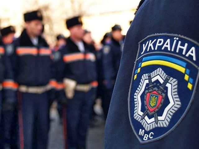Террористы задержали в Енакиево 8 милиционеров