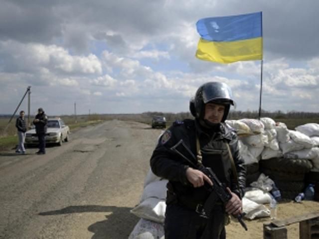 Силовики перевіряють усіх, хто виїжджає з зони АТО Силовики перевіряють усіх, хто виїжджає з зони АТО