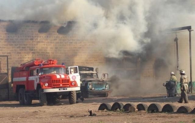 Руководителю Краснолиманской РГА после назначения на должность сожгли ферму (Фото) Руководителю Краснолиманской РГА после назначения на должность сожгли ферму (Фото)