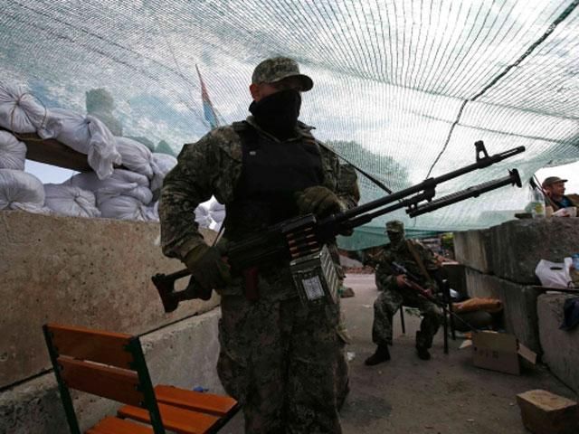 Терористи захопили автобус з дітьми зі Сніжного, — ДонОДА Терористи захопили автобус з дітьми зі Сніжного, — ДонОДА