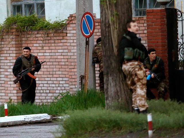 На Луганщине террористы захватили военкомат и украли машины спасателей