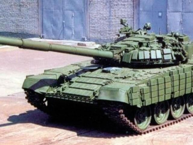 Террористы в Снежном вооружены российскими танками и крымскими БТРами, — Тымчук Террористы в Снежном вооружены российскими танками и крымскими БТРами, — Тымчук