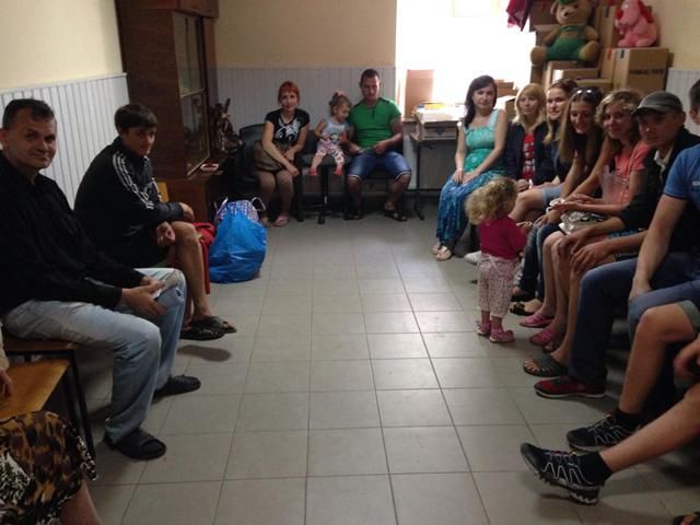 Из Славянска эвакуировали еще около 70 человек Из Славянска эвакуировали еще около 70 человек