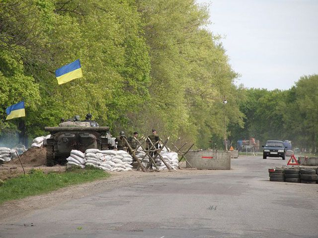 На Донбасі готують блокпости для виведення мирного населення На Донбасі готують блокпости для виведення мирного населення