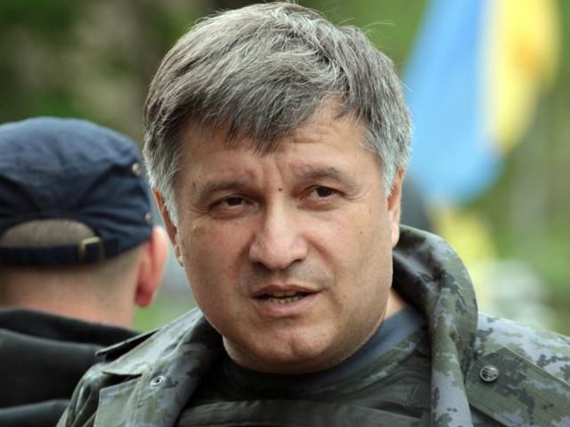 Из России в Украину двигаются колонны с военной техникой, — Аваков Из России в Украину двигаются колонны с военной техникой, — Аваков