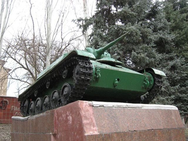 В Донецкой области похитили танк-памятник