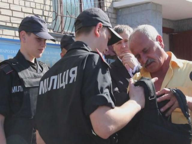 Херсонские предприниматели выделили на нужды Нацгвардии 100 тысяч гривен Херсонские предприниматели выделили на нужды Нацгвардии 100 тысяч гривен