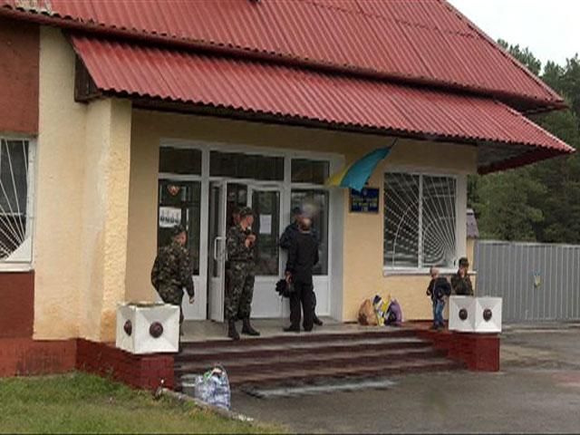 На Львівщині під час навчань на полігоні чоловік підірвався на вибуховому пакеті На Львівщині під час навчань на полігоні чоловік підірвався на вибуховому пакеті