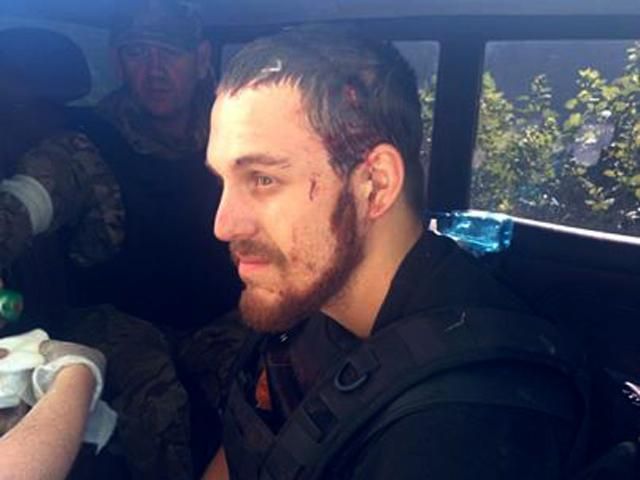 Зачищать террористов в Мариуполе помогает милиционер из Крыма, - Ляшко (Фото) Зачищать террористов в Мариуполе помогает милиционер из Крыма, - Ляшко (Фото)