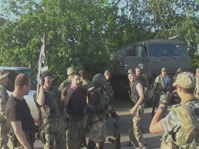 Хроника 12 июня: Наступление русских танков, люди бегут из зоны АТО Хроника 12 июня: Наступление русских танков, люди бегут из зоны АТО