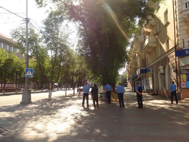 Власти Мариуполя призывают жителей города не выходить на улицу Власти Мариуполя призывают жителей города не выходить на улицу