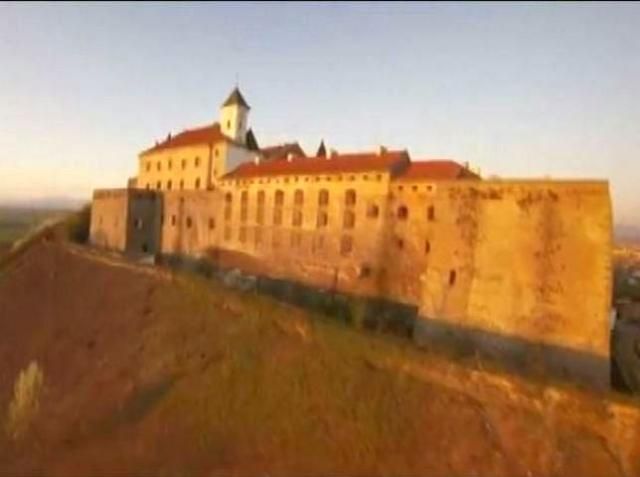 Головна окраса  Мукачева — замок, збудований на вулкані