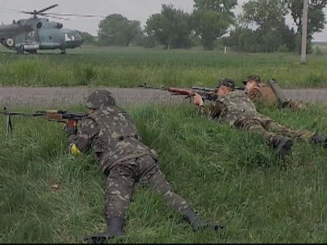 На кордоні з Росією триває бій між українськими військовими та терористами