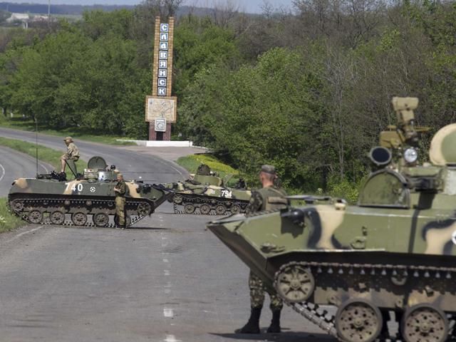 За сутки силы АТО уничтожили более 150 террористов, - СМИ За сутки силы АТО уничтожили более 150 террористов, - СМИ