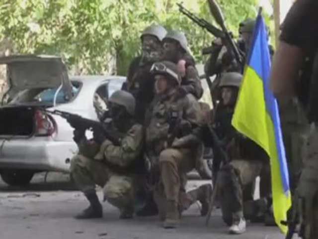 АТО в Маріуполі: місто звільнено від терористів, захоплено автомобіль зі зброєю АТО в Маріуполі: місто звільнено від терористів, захоплено автомобіль зі зброєю