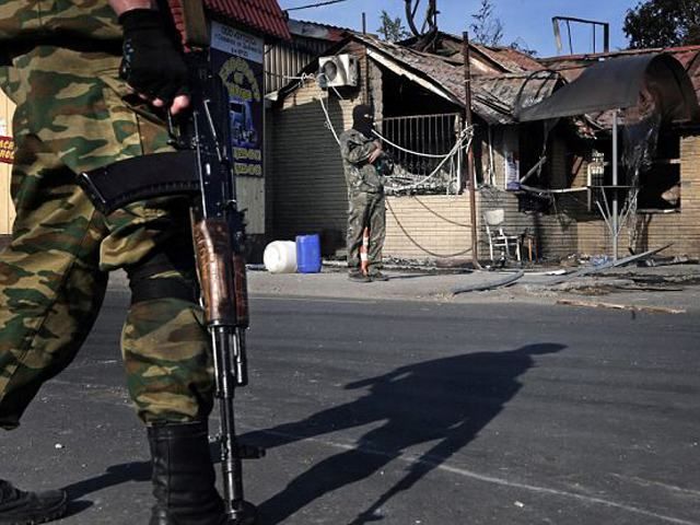 Украинские военные провели авиаудар по захваченной здания МВД в Горловке