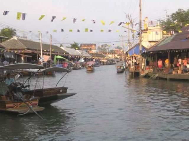Чудеса світу. Плавучі села Таїланду дивують туристів Чудеса світу. Плавучі села Таїланду дивують туристів