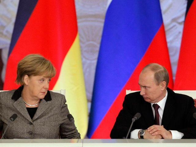 Меркель та Олланд закликали Путіна зупинити потік зброї в Україну