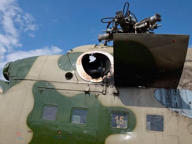 Українські силовики евакуювали з зони АТО підбитий Мі-24, незважаючи на обстріли