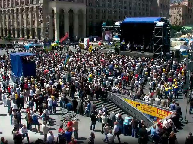 Майдан другий тиждень поспіль вимагає від Кличка прийти на віче Майдан другий тиждень поспіль вимагає від Кличка прийти на віче