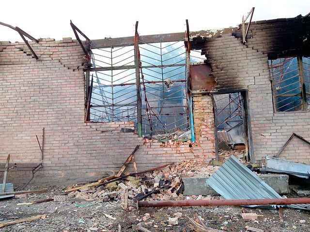 Террористы обстреляли Амвросиевку, вероятно, с "Града", — Селезнев Террористы обстреляли Амвросиевку, вероятно, с "Града", — Селезнев