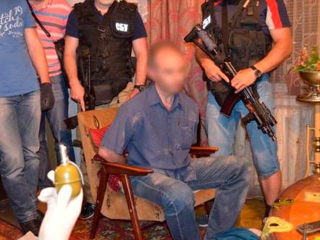 У Миколаєві арештували терориста, який мав вивести з ладу українські літаки У Миколаєві арештували терориста, який мав вивести з ладу українські літаки