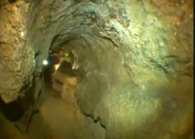 Печера Кришталева — царство тіней та скам’янілих фігур Печера Кришталева — царство тіней та скам’янілих фігур