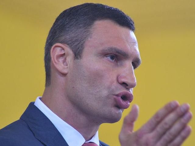 Нужно понемногу разбирать баррикады на Майдане, - Кличко Нужно понемногу разбирать баррикады на Майдане, - Кличко